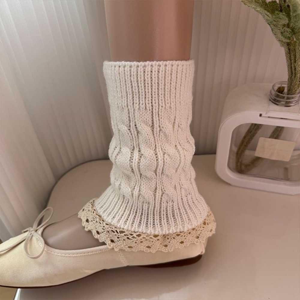 ヴィンテージ風のレースフリルが施されたニットレッグウォーマー - Boot Sock Slouchy のレビューと価格